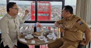 Wamendagri Republik Indonesia (RI), Bima Arya kunjungi Tower Jembatan Ampera.