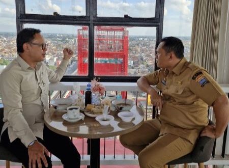 Wamendagri Republik Indonesia (RI), Bima Arya kunjungi Tower Jembatan Ampera.