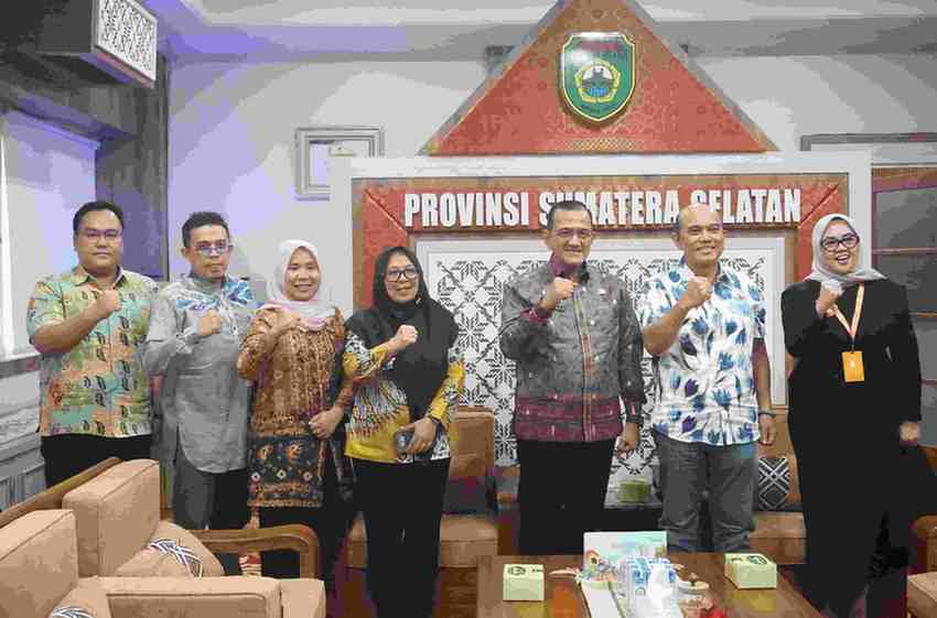 Edward Candra menerima Pimpinan Cabang BNI Palembang Muzakir beserta Jajaran dalam rangka Silaturahmi . (Ruang Kerja Sekda, Kamis, 16/01/2025).