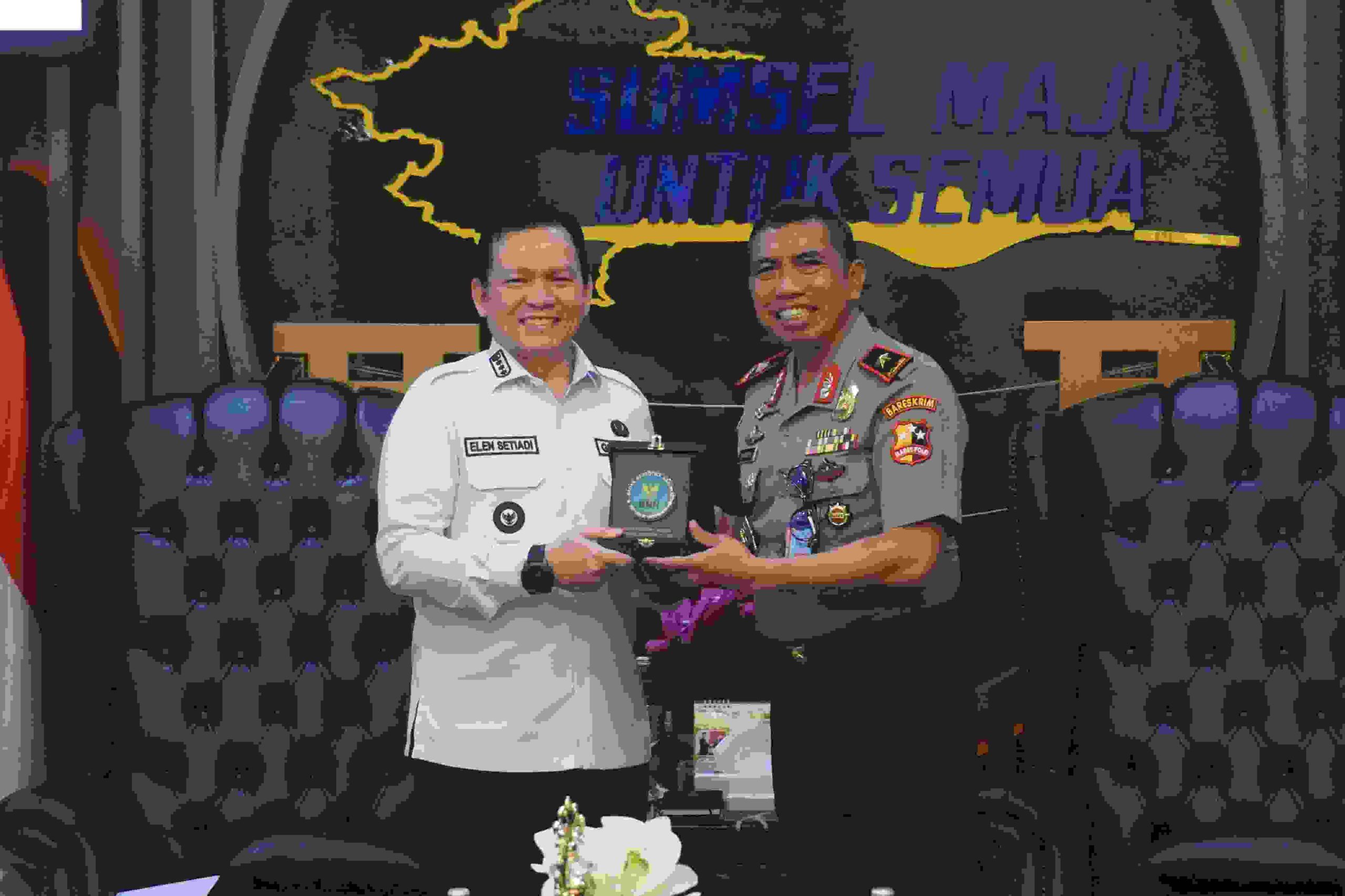Elen saat menerima Kepala Badan Narkotika Nasional (BNN) Provinsi Sumsel yang baru, Brigjen Pol. Dr. Drs. Guruh Achmad Fadiyanto, dalam rangka silaturahmi dan perkenalan bertempat di Ruang Tamu Gubernur Sumsel, Rabu, (15/1/2025).