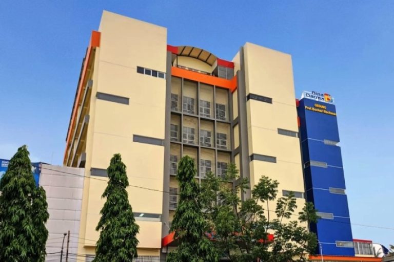 Gedung Kampus Universitas Bina Darma yang berada di Jalan Jenderal Ahmad Yani No. 3 Kecamatan Seberang Ulu I Kota Palembang. (BEKISARMEDIA/OYONG HAIRUDIN)
