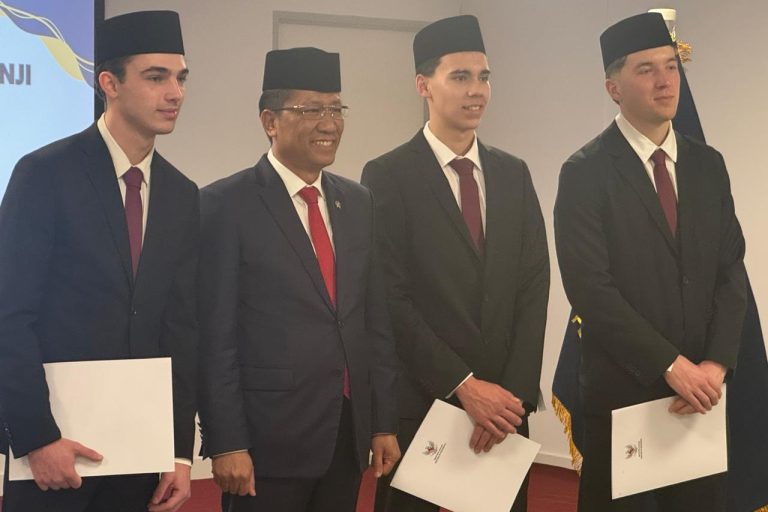 Pengambilan sumpah dan janji setia pewarganegaraan yang berlangsung di London, Sabtu 8 Februari 2025.