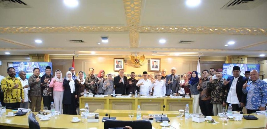 Peserta Rapat Kerja antara Komite III Dewan Perwakilan Daerah Republik Indonesia dengan Kementerian Pendidikan Dasar dan Menengah Republik Indonesia, pada hari Senin, tanggal 3 Februari 2025 di Komplek Senayan, Jakarta. (BEKISARMEDIA/DPD RI)
