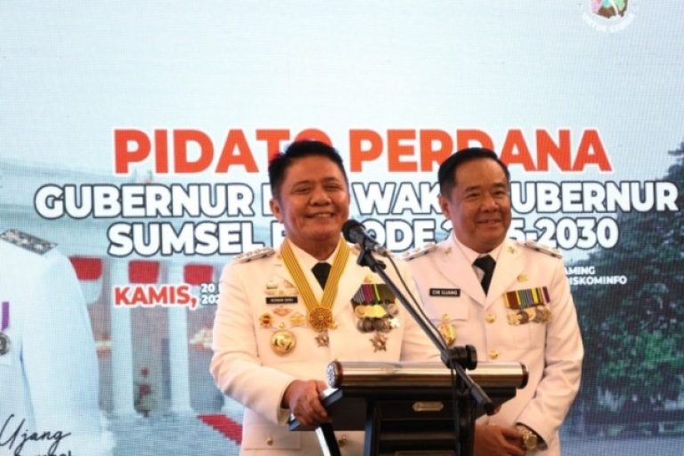 Gubernur dan Wakil Gubernur Provinsi Sumatera Selatan, Herman Deru dan Cik Ujang, saat menyampaikan pidato perdana setelah resmi dilantik pada hari Kamis, tanggal 20 Februari 2025, di Hotel Borobudur, Jakarta. (BEKISARMEDIA/SUMSELPROV.GO.ID)