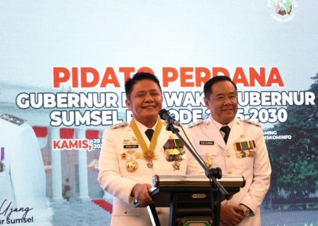Gubernur dan Wakil Gubernur Provinsi Sumatera Selatan, Herman Deru dan Cik Ujang, saat menyampaikan pidato perdana setelah resmi dilantik pada hari Kamis, tanggal 20 Februari 2025, di Hotel Borobudur, Jakarta. (BEKISARMEDIA/SUMSELPROV.GO.ID)