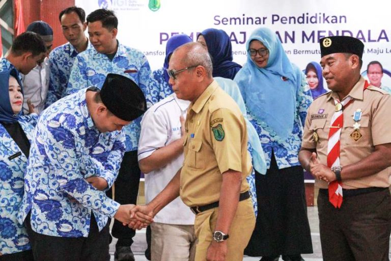 Suasana Seminar Pendidikan Indonesia yang digelar oleh Pemerintah Kabupaten Musi Banyuasin bersama Ikatan Guru Indonesia di Auditorium Pemkab Muba, pada hari Selasa, tanggal 25 Februari 2025. (BEKISARMEDIA/APRIZAL)