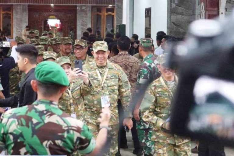 Wali Kota Pagar Alam Periode 2025-2030, Ludi Oliansyah, saat mengikuti Retret di Akademi Militer (Akmil), Magelang, Provinsi Jawa Barat. (BEKISARMEDIA/HUMAS PEMKOT PAGAR ALAM)