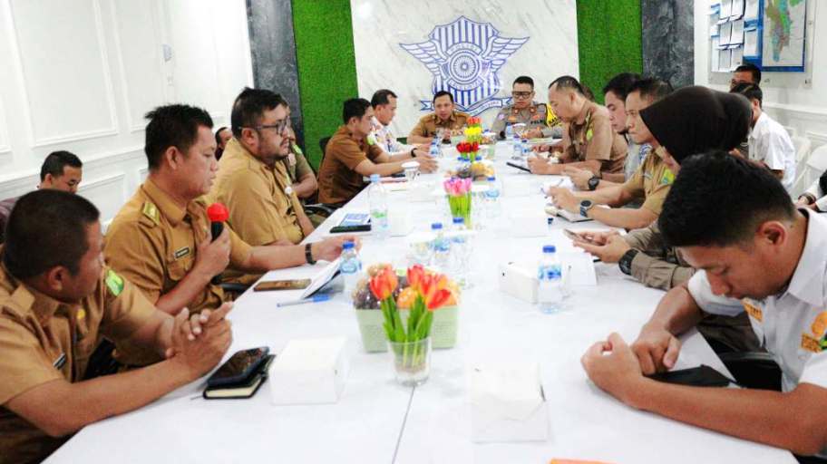 Suasana rapat Forum Lalu Lintas dan Angkutan Jalan yang digelar di Gedung Lantai 2 Satlantas Polres Muba, pada hari Selasa, tanggal 4 Februari 2025. (BEKISARMEDIA/APRIZAL)