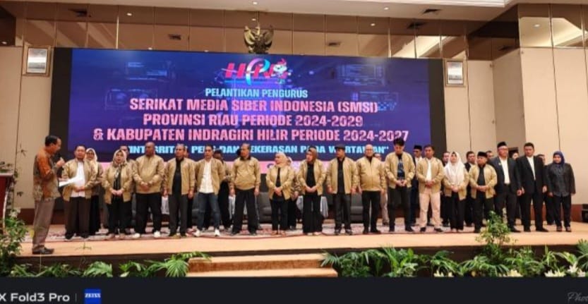 Pengurus Serikat Media Siber Indonesia Provinsi Riau yang dilantik pada hari Jum'at, tanggal 7 Februari 2025, di Nazir Grand Ballroom Hotel Mutiara Merdeka, Pekanbaru. (BEKISARMEDIA/SMSI)