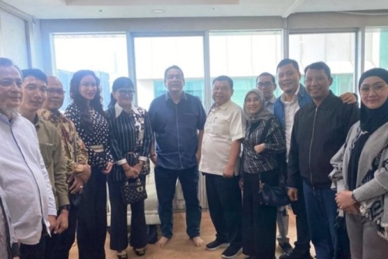 Wakil Ketua dan Anggota Dewan Perwakilan Rakyat Daerah Provinsi Sumatera Selatan melakukan pertemuan dengan Anggota Dewan Perwakilan Rakyat Republik Indonesia, Yulian Gunhar. (BEKISARMEDIA/SIKUMBANG)