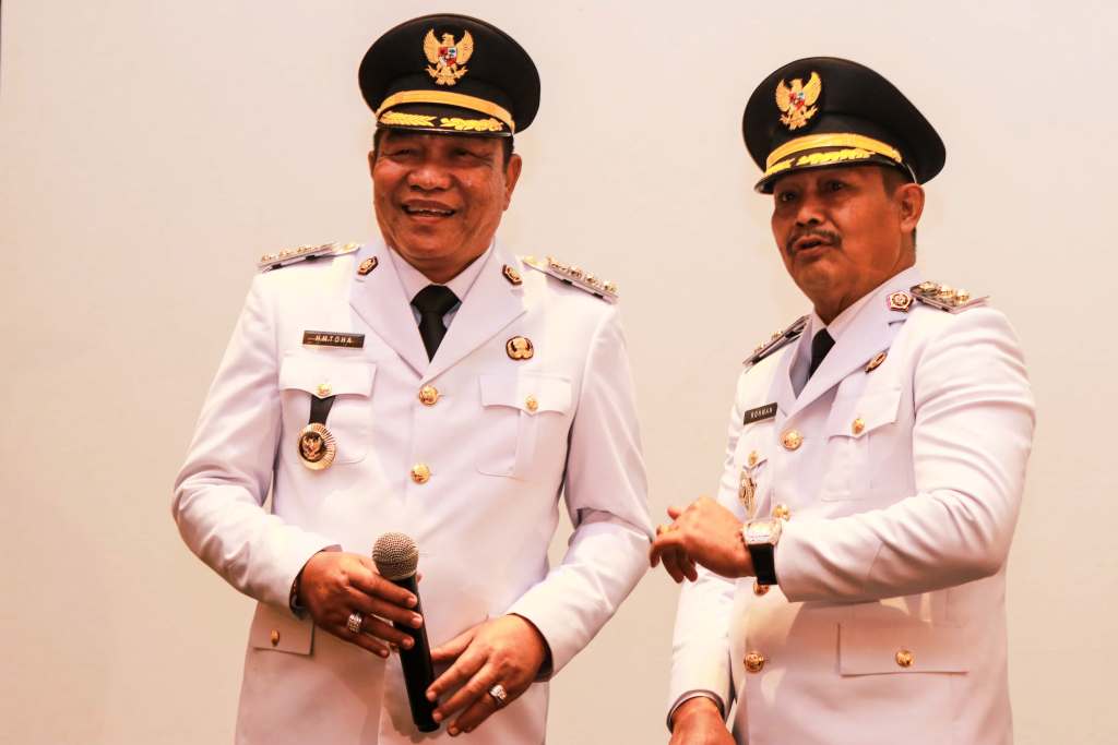 Bupati dan Wakil Bupati Kabupaten Musi Banyuasin periode 2025-2030, M. Toha dan Kiyai Rohman, saat menghadiri acara ramah tamah yang digelar di Ballroom Hotel Grand Hyatt, Jakarta, pada hari Kamis, tanggal 20 Februari 2025. (BEKISARMEDIA/DINKOMINFO MUBA)