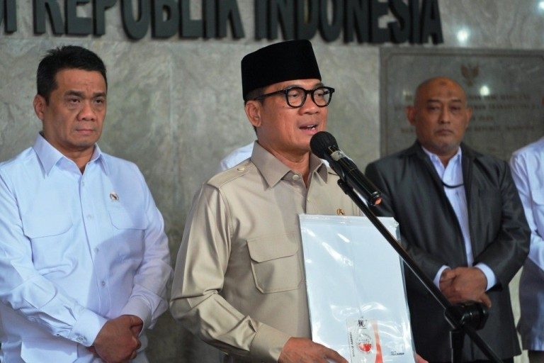 Menteri Desa dan Pembangunan Daerah Tertinggal Republik Indonesia, Yandri Susanto, menyampaikan hasil pertemuan dengan Pusat Pelaporan dan Analisa Transaksi Keuangan, pada hari Selasa, tanggal 4 Februari 2025. (BEKISARMEDIA/KEMENDES PDT/ANDRI)