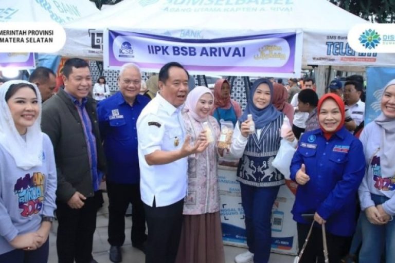 Wakil Gubernur Provinsi Sumatera Selatan, Cik Ujang, saat membuka Jajan Bukoan 2025 di Monumen Perjuangan Rakyat (Monpera), pada hari Rabu, tanggal 5 Maret 2025. (BEKISARMEDIA/OYONG HAIRUDIN)