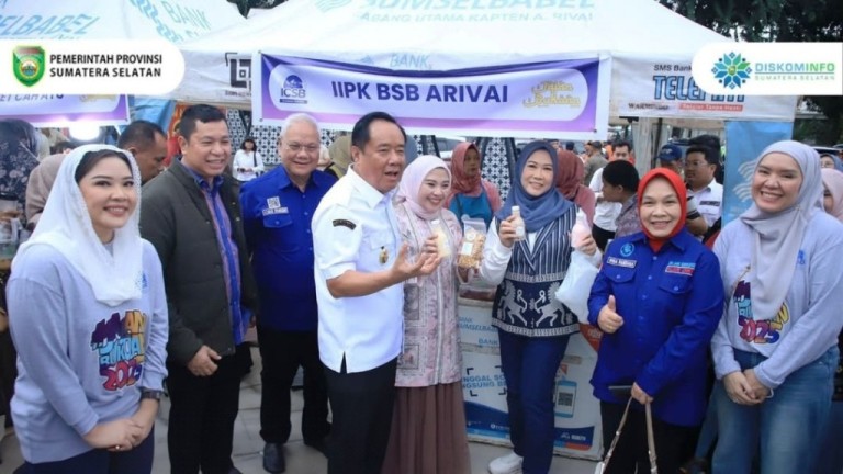Wakil Gubernur Provinsi Sumatera Selatan, Cik Ujang, saat membuka Jajan Bukoan 2025 di Monumen Perjuangan Rakyat (Monpera), pada hari Rabu, tanggal 5 Maret 2025. (BEKISARMEDIA/OYONG HAIRUDIN)