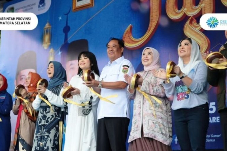 Wakil Gubernur Provinsi Sumatera Selatan, Cik Ujang, saat membuka Jajan Bukoan 2025 di Monumen Perjuangan Rakyat (Monpera), pada hari Rabu, tanggal 5 Maret 2025. (BEKISARMEDIA/OYONG HAIRUDIN)