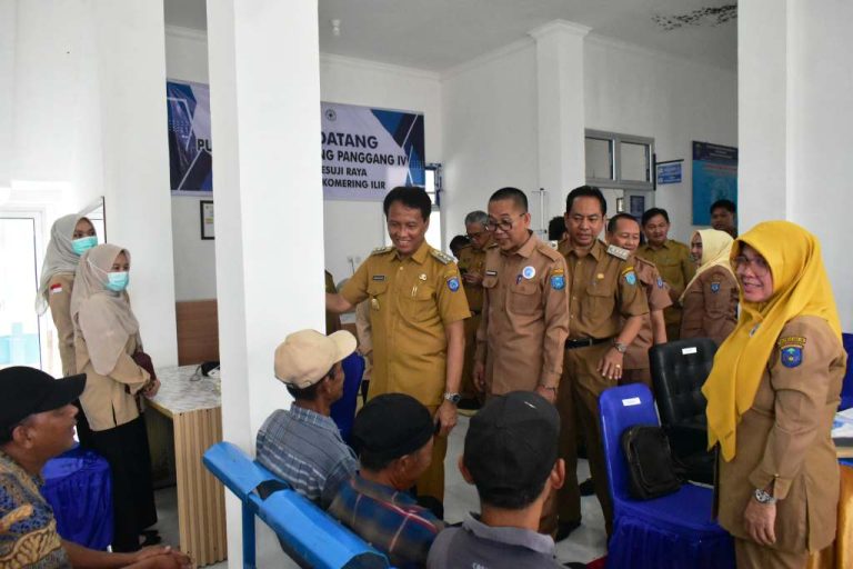 Penjabat (Pj.) Bupati Kabupaten Ogan Komering Ilir (OKI), Asmar Wijaya, memastikan 33 Puskesmas siap menyelenggarakan program Cek Kesehatan Gratis (CKG) yang diinisiasi oleh Presiden Republik Indonesia, Prabowo Subianto, mulai Senin, tanggal 10 Februari 2025. (BEKISARMEDIA/OYONG HAIRUDIN)