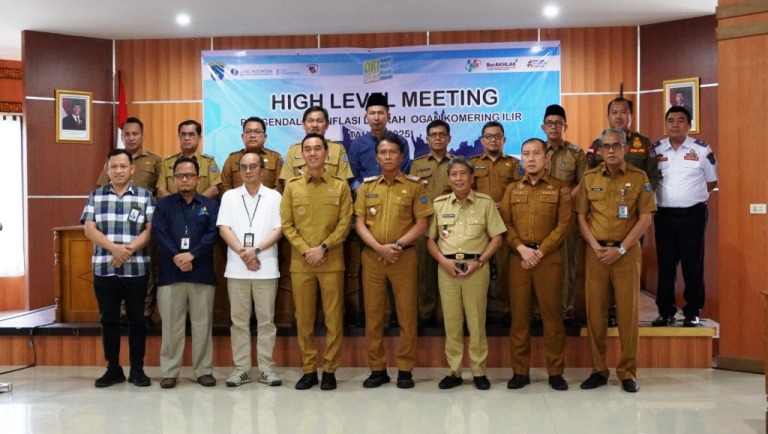 Bupati Kabupaten OKI, H. Muchendi, pada Rapat High Level Meeting (HLM) Tim Pengendalian Inflasi Daerah (TPID) Kabupaten OKI Triwulan I Tahun 2025, pada hari Senin, tanggal 10 Maret 2025. (BEKISARMEDIA/SIKUMBANG)