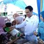 Bupati Kabupaten Ogan Komering Ilir, H. Muchendi, bersama Ketua Tim Penggerak PKK Kabupaten Ogan Komering Ilir, Ike Meilina, menghadiri Operasi Pasar yang digelar oleh Pemerintah Kabupaten Ogan Komering Ilir melalui Dinas Perdagangan, pada hari Kamis, tanggal 13 Maret 2025. (BEKISARMEDIA/SIKUMBANG)