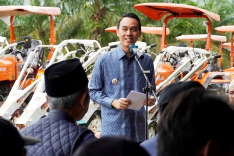 Bupati Kabupaten Ogan Komering Ilir, H. Muchendi, saat melakukan kunjungan ke Kecamatan Air Sugihan, pada hari Jum'at, tanggal 14 Maret 2025. (BEKISARMEDIA/SIKUMBANG)
