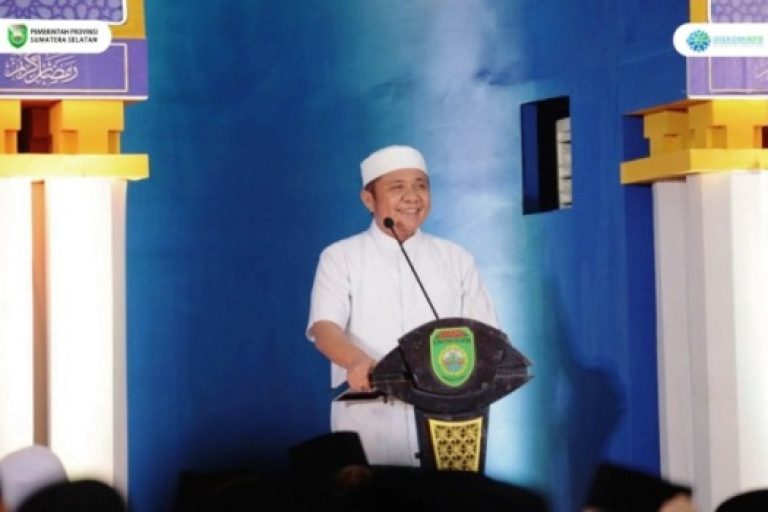 Ketua Dewan Perwakilan Rakyat Daerah (DPRD) Provinsi Sumatera Selatan (Sumsel), Andie Dinialdie, menghadiri acara penutupan pengajian Ramadhan tahun 1.446 Hijriah antar Forum Komunikasi Pimpinan Daerah (Forkopimda), yang diselenggarakan oleh Pemerintah Provinsi (Pemprov) Sumsel. (BEKISARMEDIA/SIKUMBANG)
