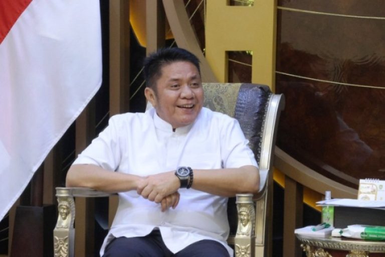 Gubernur Provinsi Sumatera Selatan (Sumsel), Herman Deru, menerima kedatangan Komandan Pangkalan Angkatan Laut (Lanal) Palembang, Kolonel Laut (P) Faisal, beserta jajaran, di Kantor Gubernur Sumsel, pada hari Jum'at, tanggal 7 Maret 2025. (BEKISARMEDIA/OYONG HAIRUDIN)