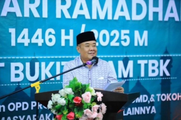 Wakil Gubernur (Wagub) Provinsi Sumatera Selatan (Sumsel), Cik Ujang, menghadiri Safari Ramadhan tahun 1.446 Hijriah bersama Forum Komunikasi Pimpinan Daerah (Forkopimda), Organisasi Perangkat Daerah (OPD) di lingkungan Pemerintah Provinsi (Pemprov) Sumsel, Badan Usaha Milik Negara (BUMN), Badan Usaha Milik Daerah (BUMD), Tokoh Agama, Tokoh Masyarakat, dan Unsur lainnya. (BEKISARMEDIA/SIKUMBANG)