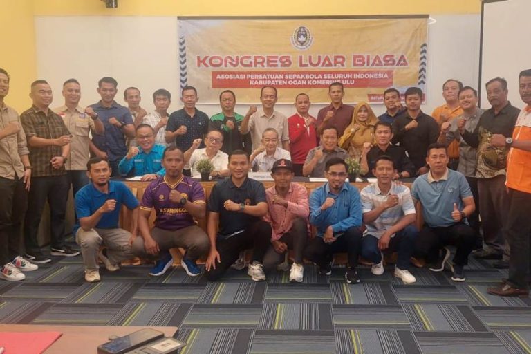 Asosiasi Kabupaten (Askab) Persatuan Sepak Bola Seluruh Indonesia (PSSI) Kabupaten Ogan Komering Ulu (OKU) menggelar Kongres Luar Biasa (KLB) di Hotel The Zuri, Baturaja Timur, pada hari Minggu, tanggal 16 Maret 2025. (BEKISARMEDIA/TRI RICKI)