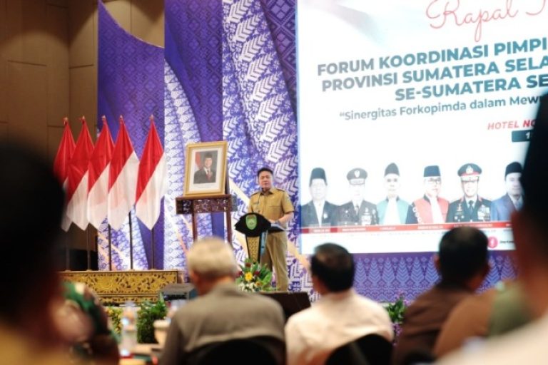 Gubernur Provinsi Sumatera Selatan, Herman Deru, membuka Rapat Koordinasi (Rakor) Forum Koordinasi Pimpinan Daerah Sumsel dan Kabupaten serta Kota Se Sumsel Tahun 2025, yang dilaksanakan di Hotel Novotel Palembang, pada hari Selasa, tanggal 18 Maret 2025. (BEKISARMEDIA/SIKUMBANG)