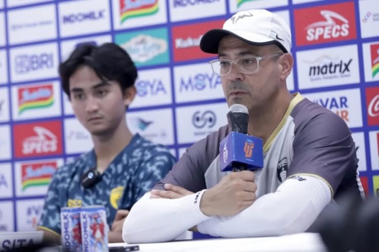 Pelatih Persita, Fabio Lefundes. (foto : Ligaindonesiabaru.com)