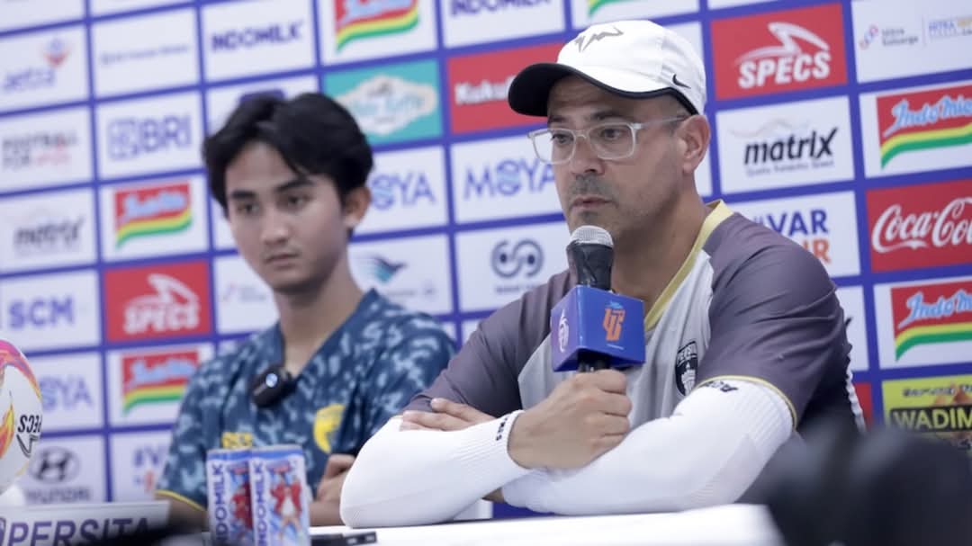Pelatih Persita, Fabio Lefundes. (foto : Ligaindonesiabaru.com)