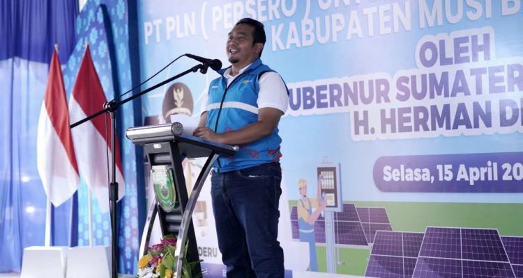 General Manager PLN UID S2JB, Adhi Herlambang. (BEKISARMEDIA.ID/APRIZAL)