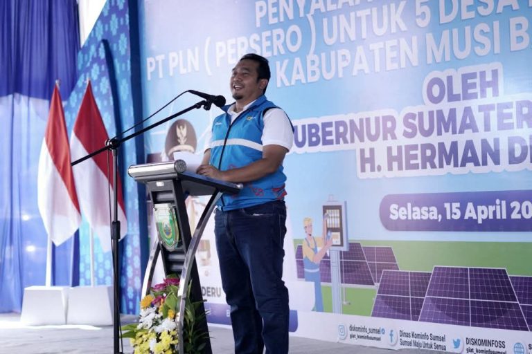 General Manager PLN UID S2JB, Adhi Herlambang. (BEKISARMEDIA.ID/APRIZAL)