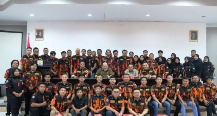 LaNyalla pada acara Sosialisasi Dapil (Sosdap) Empat Pilar, dengan tema Pemuda sebagai Penjaga Keutuhan NKRI, di Graha KADIN Jatim (Jawa Timur), pada hari Selasa, tanggal 22 April 2025. (BEKISARMEDIA.ID/TIM MEDIA LANYALLA MAHMUD MATTALITTI)