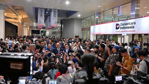 Prabowo Subianto saat memberikan arahan dalam agenda Town Hall Meeting yang digelar di Jakarta International Convention Centre (JICC), pada hari Senin, tanggal 28 April 2025. (BEKISARMEDIA.ID/PRESIDENRI.GO.ID)