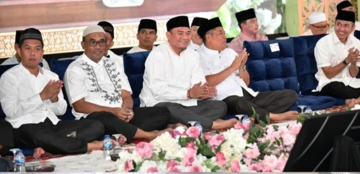 Ketua Dewan Perwakilan Rakyat Daerah (DPRD) Provinsi Sumatera Selatan (Sumsel), Andie Dinialdie, menghadiri acara silaturahmi dan safari Ramadhan tahun 2025 yang diselenggarakan oleh Wali Kota Palembang, pada hari Sabtu, tanggal 15 Maret 2025. (BEKISARMEDIA.ID/SIKUMBANG)