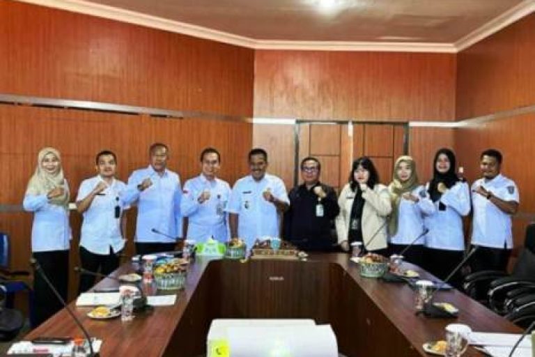 Wakil Bupati (Wabup) Kabupaten OKI, Supriyanto, membuka kegiatan seleksi Peace Maker Training di Kabupaten Ogan Komering Ilir (OKI) dimulai dari tanggal 8 sampai dengan 22 April 2025. (BEKISARMEDIA.ID/SIKUMBANG)