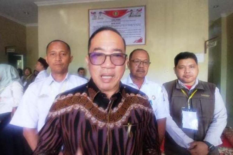 Ketua Dewan Pendidikan Kota Palembang, H. Ahmad Zulinto. (BEKISARMEDIA.ID/SIKUMBANG)