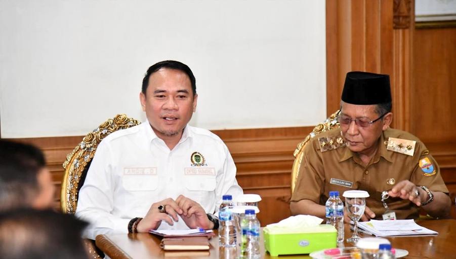 Ketua Dewan Perwakilan Rakyat Daerah (DPRD) Provinsi Sumatera Selatan (Sumsel), Andie Dinialdie, melakukan Kunjungan Kerja (Kunker) ke Pemerintah Provinsi (Pemprov) Jambi, pada hari Selasa, tanggal 29 April 2025. (BEKISARMEDIA.ID/SIKUMBANG)