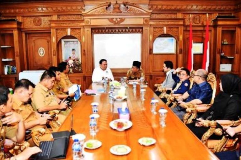 Ketua Dewan Perwakilan Rakyat Daerah (DPRD) Provinsi Sumatera Selatan (Sumsel), Andie Dinialdie, melakukan Kunjungan Kerja (Kunker) ke Pemerintah Provinsi (Pemprov) Jambi, pada hari Selasa, tanggal 29 April 2025. (BEKISARMEDIA.ID/SIKUMBANG)
