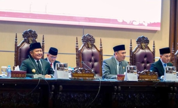 Dewan Perwakilan Rakyat Daerah (DPRD) Provinsi Sumatera Selatan (Sumsel) menggelar Rapat Paripurna XII (12) dengan agenda perubahan dan penambahan Program Pembentukan Peraturan Daerah (Propemperda) Sumsel tahun 2025 sebanyak 8 Rancangan Peraturan Daerah. (BEKISARMEDIA.iD/SIKUMBANG)