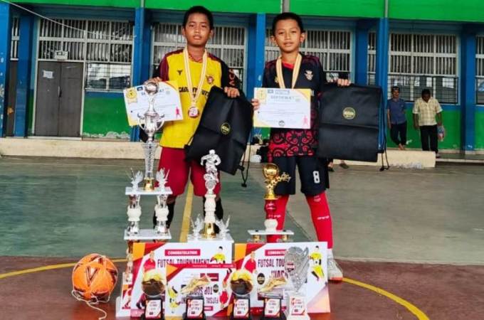 dua pemain muda binaan SSB Palembang Soccer Skills (PSS), yakni Muhammad Fadhil Alifudea (penjaga gawang) dan Muhammad Al Mundzir. (BEKISARMEDIA.ID/TRI)