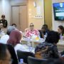 Eva Susanti menghadiri Rapat Dengar Pendapat Umum (RDPU) Komite II DPD RI bersama Dirjen Planologi Kehutanan dan Tata Lingkungan serta Direktur Pengelolaan Perubahan Iklim Kementerian Lingkungan Hidup di Kompleks Parlemen Senayan, pada hari Selasa, tanggal 14 Mei 2025. (BEKISARMEDIA.ID/SIKUMBANG)
