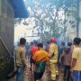 Kolaborasi cepat antara tim Pemadam Kebakaran (Damkar), BPBD, Forkopimcam, Damkar PT Pertamina, serta warga Kecamatan Babat Toman, Kabupaten Musi Banyuasin (Muba), berhasil mengendalikan kebakaran hebat yang melalap satu unit rumah warga di Kelurahan Mangun Jaya pada hari Senin pagi, tanggal 19 Mei 2025. (BEKISARMEDIA.ID/SIKUMBANG)