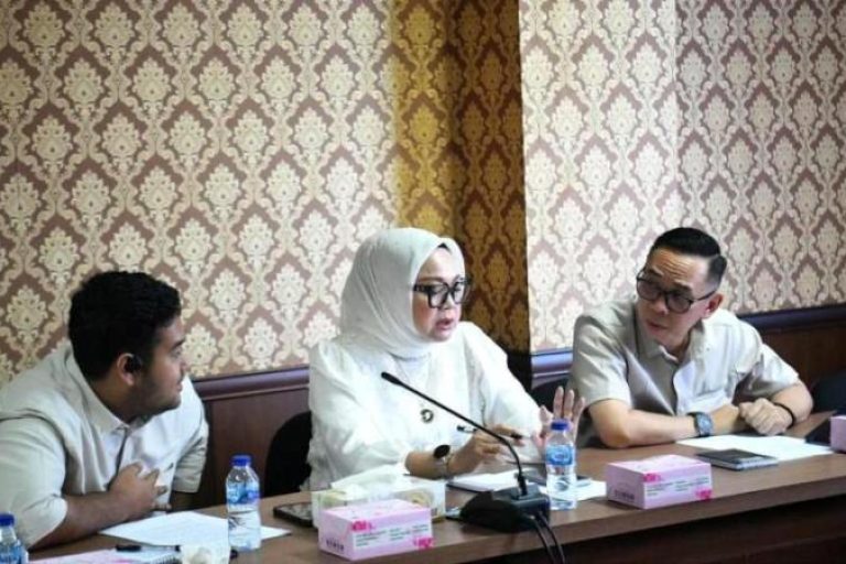 Komisi I Dewan Perwakilan Rakyat Daerah (DPRD) Provinsi Sumatera Selatan (Sumsel) melaksanakan kunjungan kerja ke kantor DPRD Provinsi Kepulauan Riau (Kepri), pada hari Jum'at, tanggal 23 Mei 2025. (BEKISARMEDIA.ID/SIKUMBANG)