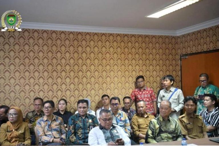 Komisi I Dewan Perwakilan Rakyat Daerah (DPRD) Provinsi Sumatera Selatan (Sumsel) melaksanakan kunjungan kerja ke kantor DPRD Provinsi Kepulauan Riau (Kepri), pada hari Jum'at, tanggal 23 Mei 2025. (BEKISARMEDIA.ID/SIKUMBANG)