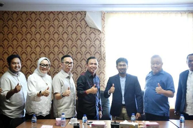Komisi I Dewan Perwakilan Rakyat Daerah (DPRD) Provinsi Sumatera Selatan (Sumsel) melaksanakan kunjungan kerja ke kantor DPRD Provinsi Kepulauan Riau (Kepri), pada hari Jum'at, tanggal 23 Mei 2025. (BEKISARMEDIA.ID/SIKUMBANG)