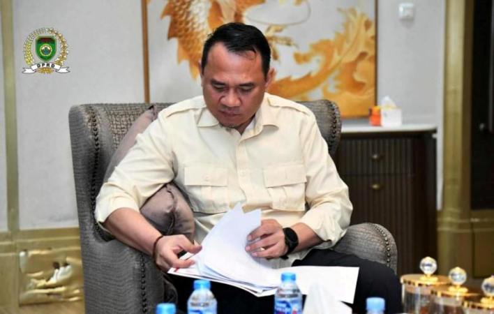 Ketua Dewan Perwakilan Rakyat Daerah (DPRD) Provinsi Sumatera Selatan (Sumsel), Andie Dinialdie, menerima audiensi dari Dewan Pimpinan Daerah (DPD) Adat Raja Sultan Nusantara Provinsi Sumsel pada Kamis, 15 Mei 2025. (BEKISARMEDIA.ID/SIKUMBANG)