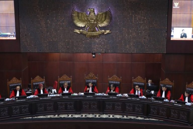 Majelis Hakim Konstitusi dalam Sidang Pengucapan Putusan Nomor 135/PUU-XXII/2024 yang digelar pada hari Kamis, tanggal 26 Juni 2025 di Ruang Sidang Pleno. (foto: Humas MK/Ifa)