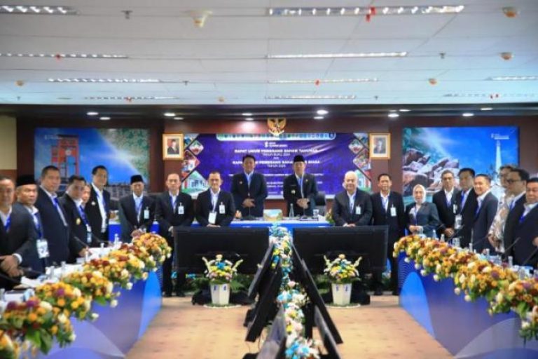 Gubernur Sumatera Selatan, Herman Deru, menghadiri RUPS Bank Sumsel Babel di Jakabaring, pada hari Kamis, tanggal 19 Juni 2025. (BEKISARMEDIA.ID/SIKUMBANG)