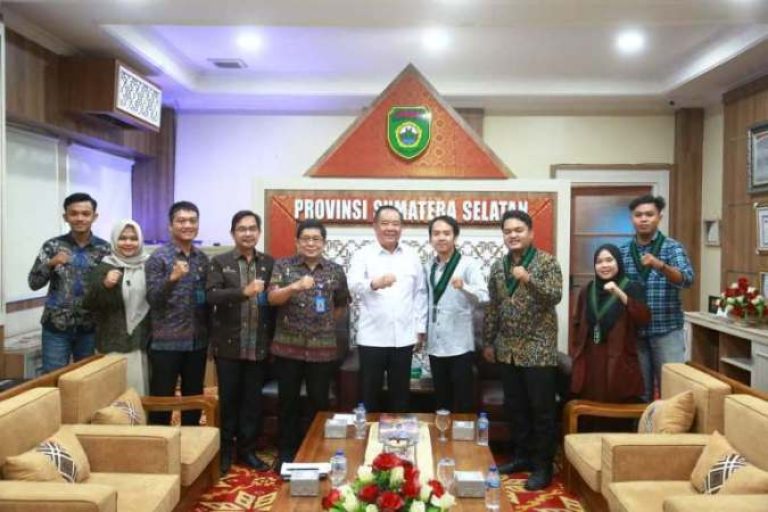 Wakil Gubernur Provinsi Sumatera Selatan (Sumsel), Cik Ujang, menerima audiensi dari BADKO HMI, di Ruang Tamu Wagub Sumsel, pada hari Kamis, tanggal 19 Juni 2025. (BEKISARMEDIA.ID/SIKUMBANG)